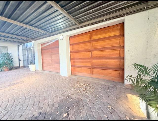 3 BEDROOM HOUSE FOR SALE IN VANDERBIJLPARK SE 2